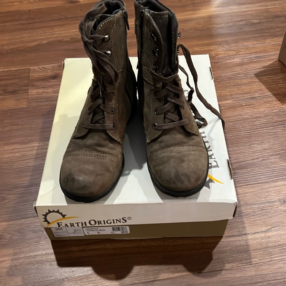 Ladies boots
